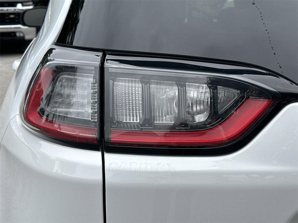 used 2022 Jeep Cherokee car, priced at $27,991