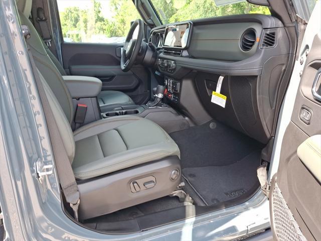 new 2025 Jeep Gladiator car, priced at $64,185
