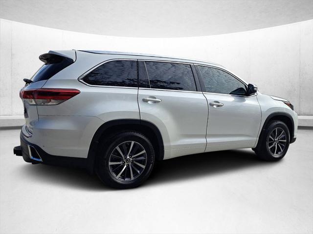 used 2018 Toyota Highlander car, priced at $26,991