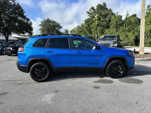 used 2023 Jeep Cherokee car, priced at $22,991