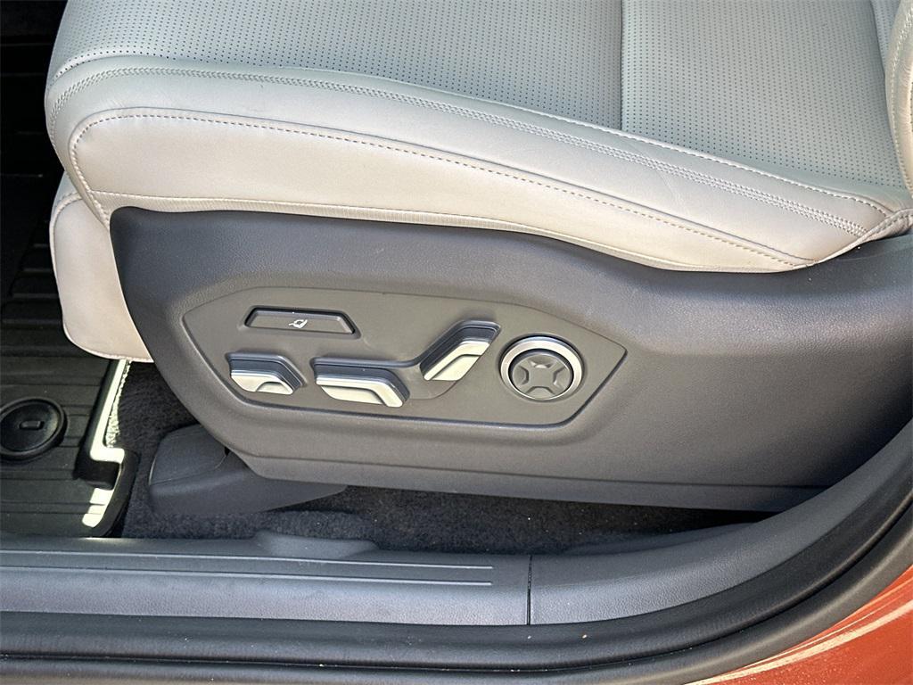 used 2025 Hyundai Santa Fe car, priced at $37,991