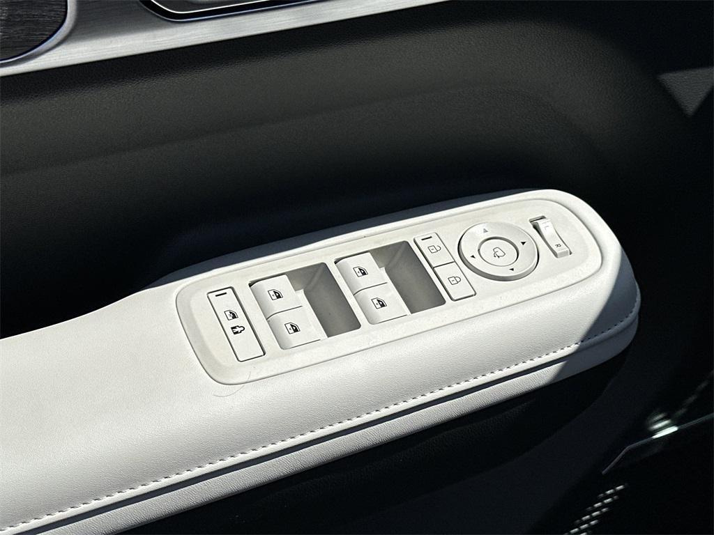 used 2025 Hyundai Santa Fe car, priced at $37,991