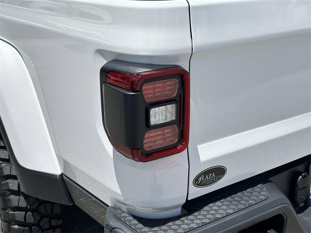 new 2025 Jeep Gladiator car, priced at $45,909