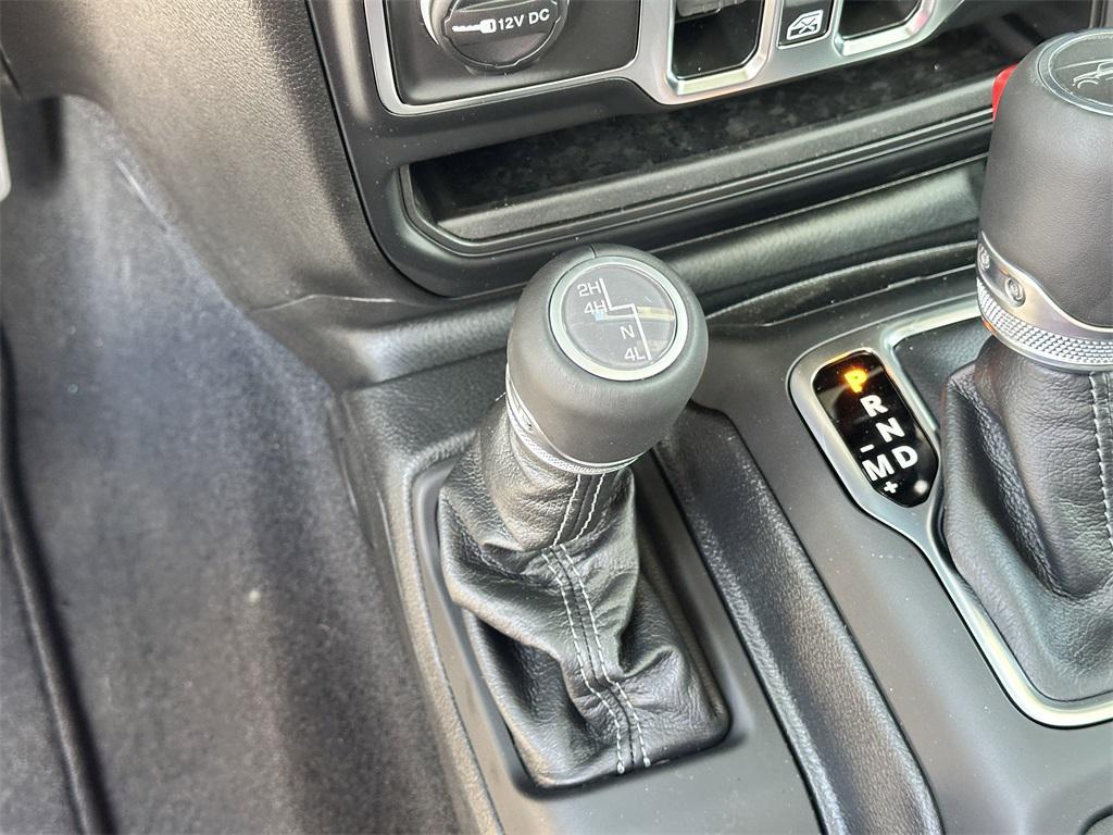new 2025 Jeep Gladiator car, priced at $45,909