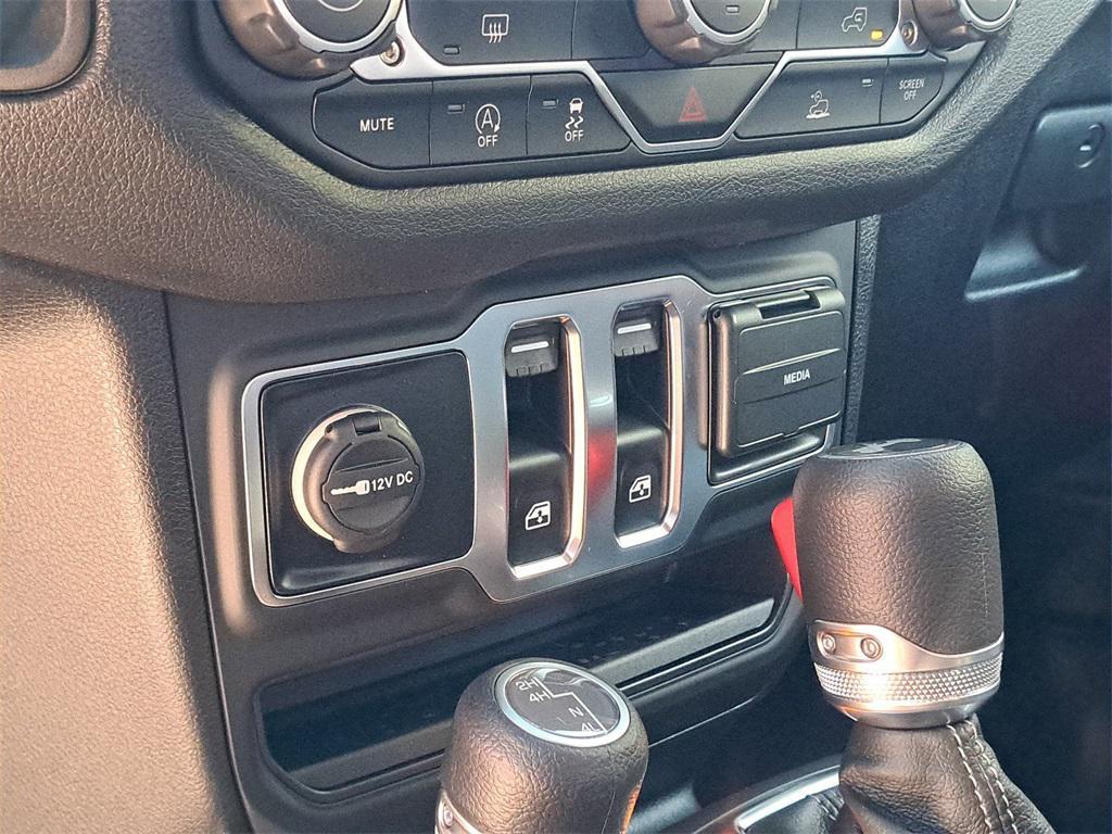 new 2025 Jeep Wrangler car, priced at $39,465