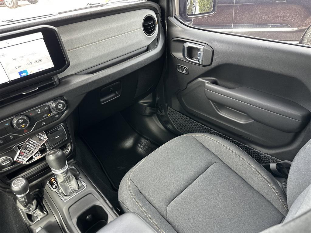 new 2026 Jeep Gladiator car, priced at $46,213