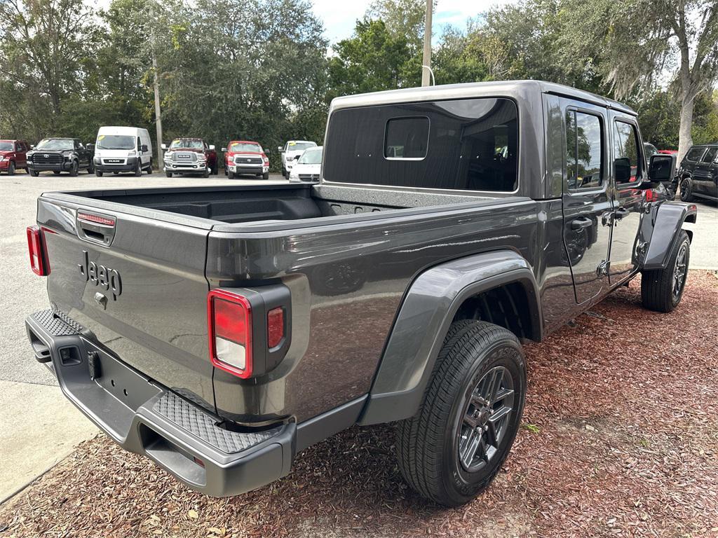 new 2026 Jeep Gladiator car, priced at $46,213