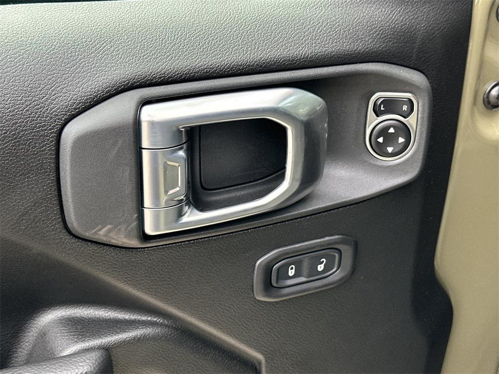 new 2026 Jeep Wrangler car, priced at $46,666