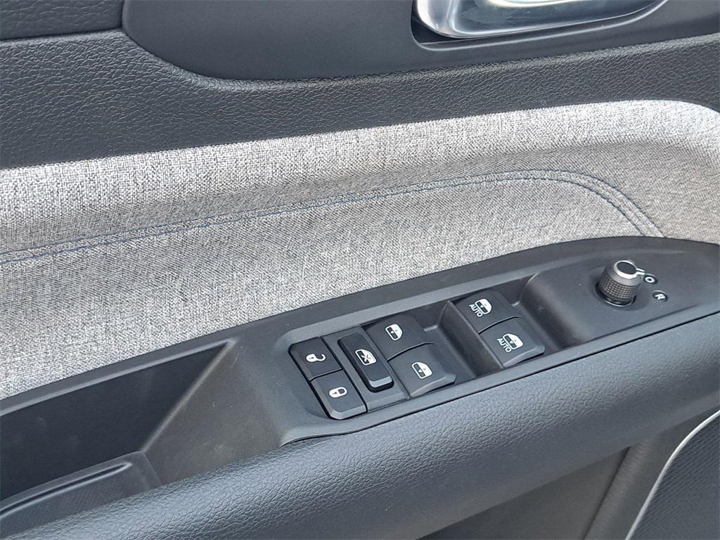 new 2025 Jeep Compass car, priced at $26,954