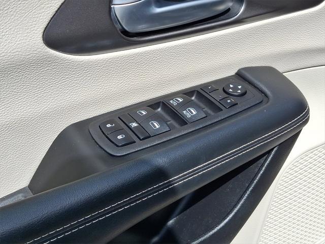 used 2023 Chrysler Pacifica car, priced at $23,991
