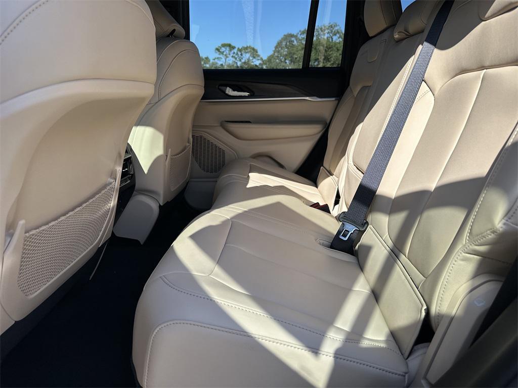 new 2025 Jeep Grand Cherokee car, priced at $45,775