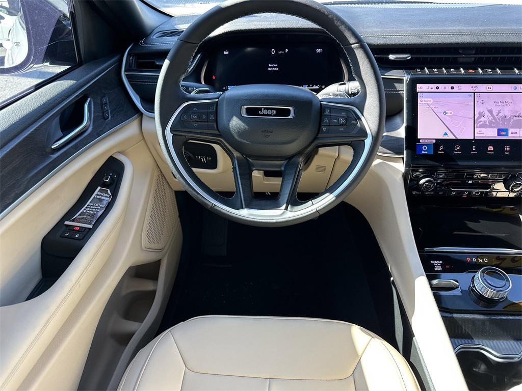 new 2025 Jeep Grand Cherokee car, priced at $45,775