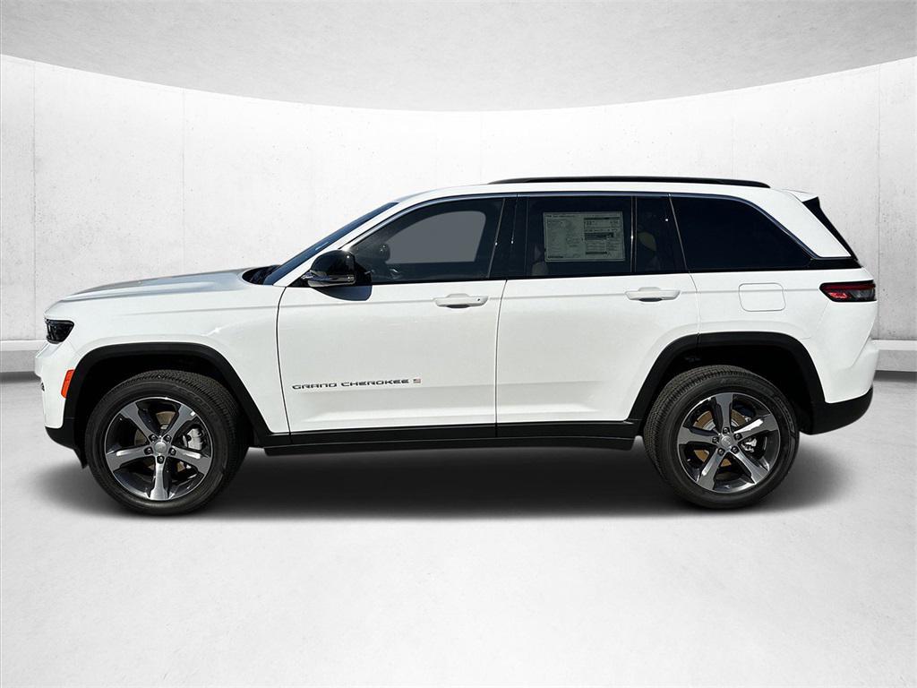 new 2025 Jeep Grand Cherokee car, priced at $45,775