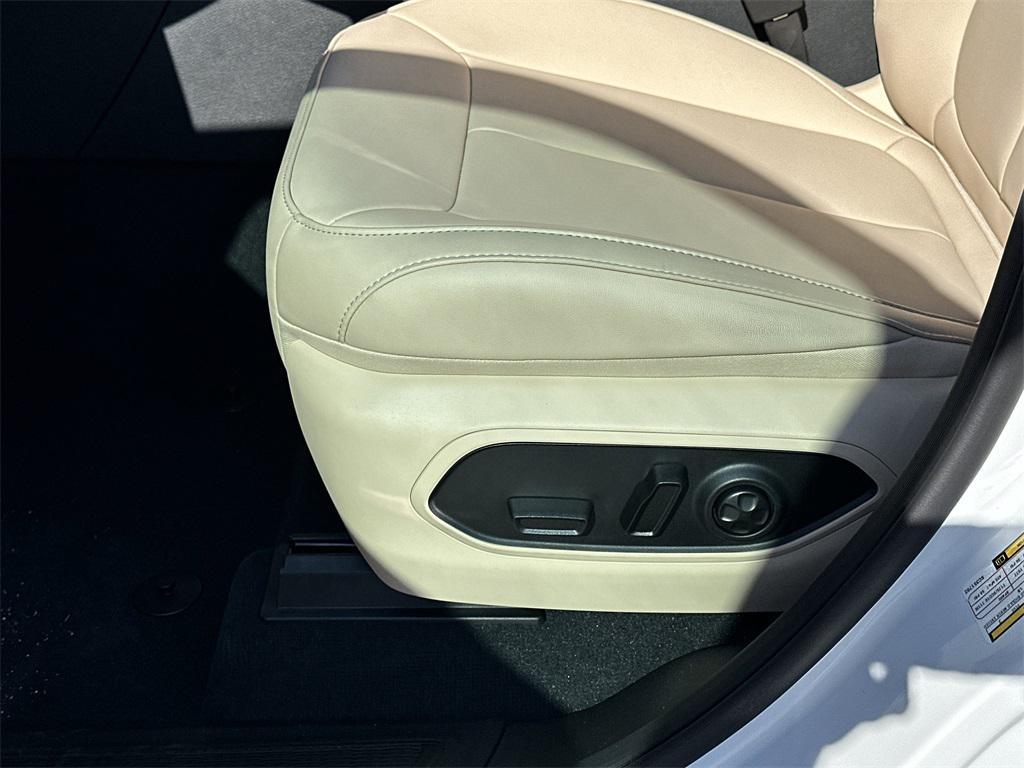 new 2025 Jeep Grand Cherokee car, priced at $45,775