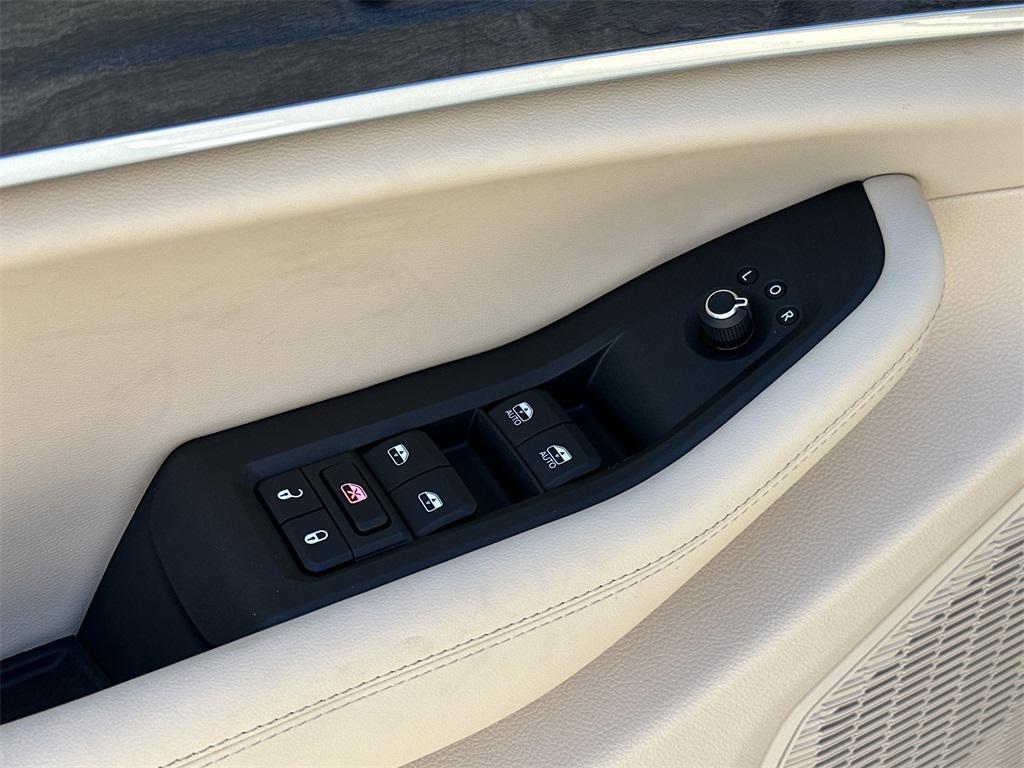 new 2025 Jeep Grand Cherokee car, priced at $45,775