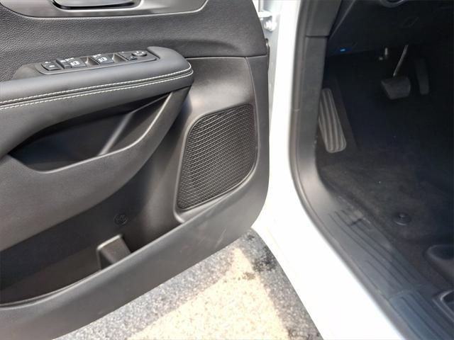new 2025 Chrysler Pacifica car, priced at $39,658