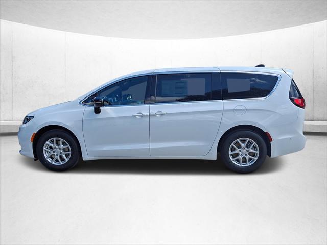 new 2025 Chrysler Pacifica car, priced at $39,658