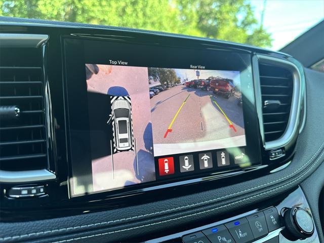 new 2025 Chrysler Pacifica car, priced at $39,654