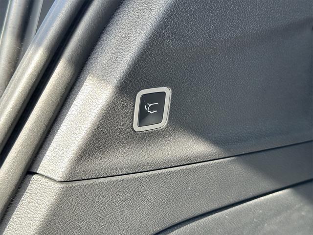 new 2025 Chrysler Pacifica car, priced at $39,654
