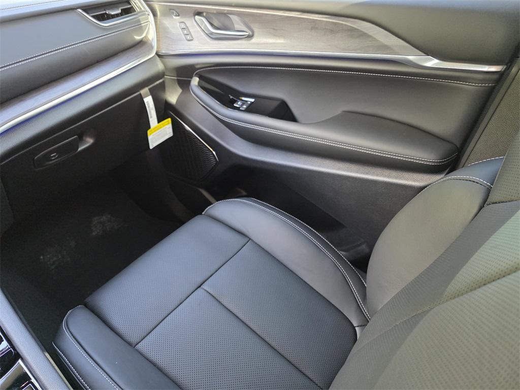 new 2025 Jeep Grand Cherokee L car, priced at $59,183