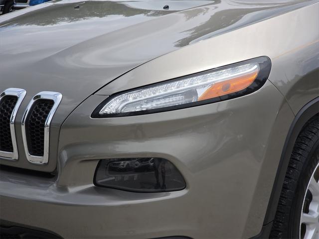 used 2016 Jeep Cherokee car, priced at $10,991