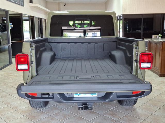 new 2025 Jeep Gladiator car, priced at $39,897