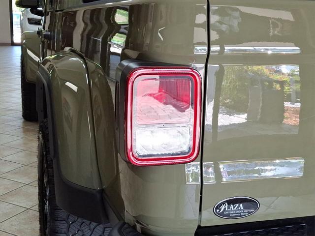 new 2025 Jeep Gladiator car, priced at $39,897
