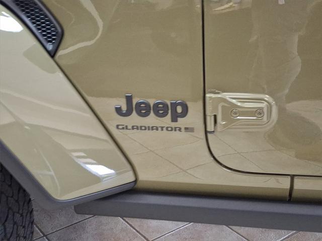 new 2025 Jeep Gladiator car, priced at $39,897