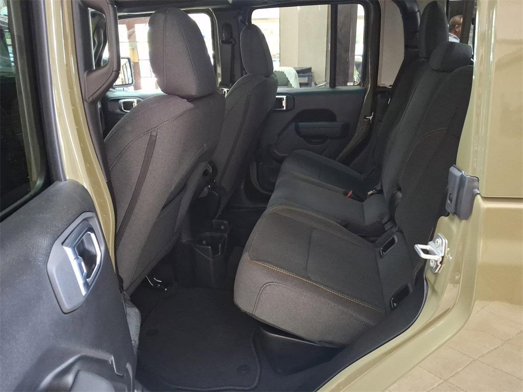 new 2025 Jeep Gladiator car, priced at $43,985