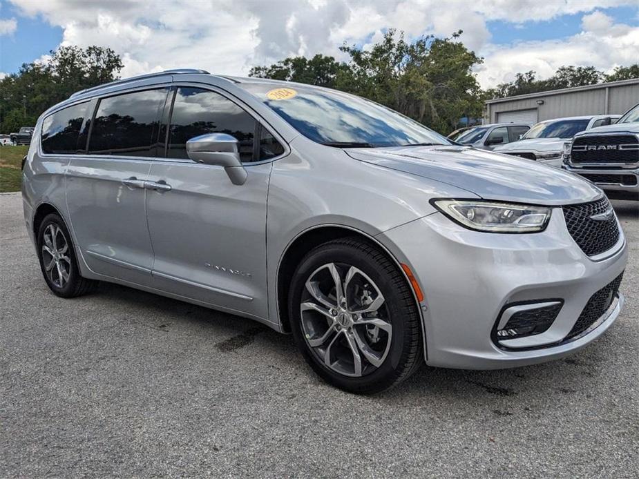 new 2024 Chrysler Pacifica car, priced at $47,985