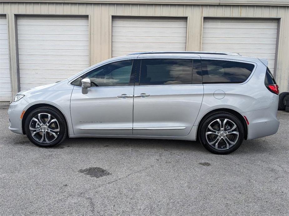 new 2024 Chrysler Pacifica car, priced at $47,985