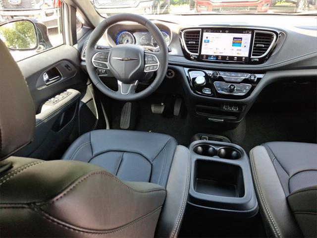 new 2025 Chrysler Pacifica car, priced at $39,896