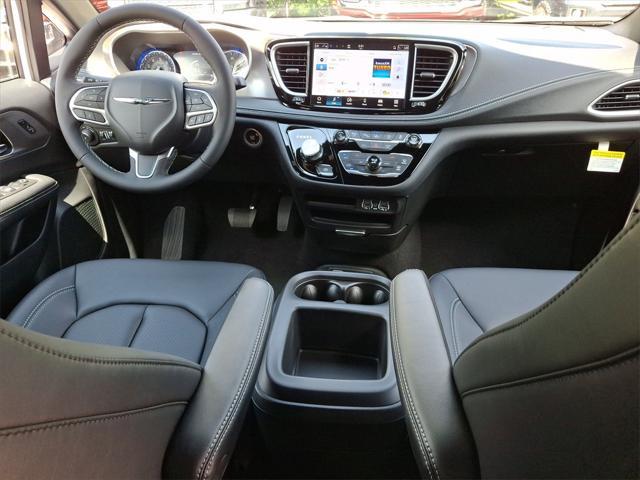 new 2025 Chrysler Pacifica car, priced at $39,896