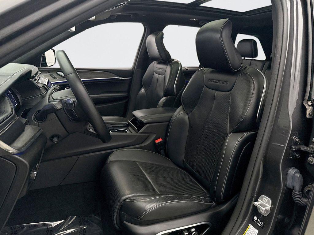 used 2022 Jeep Grand Cherokee car, priced at $35,098