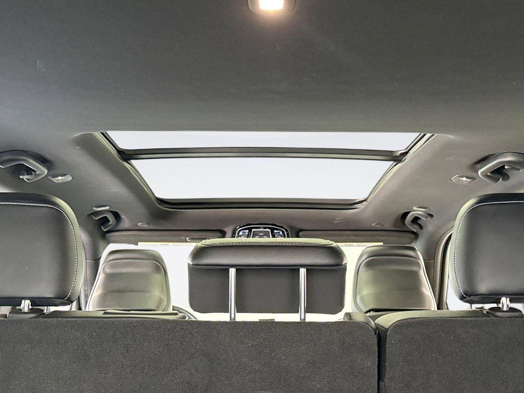 used 2022 Jeep Grand Cherokee car, priced at $35,098