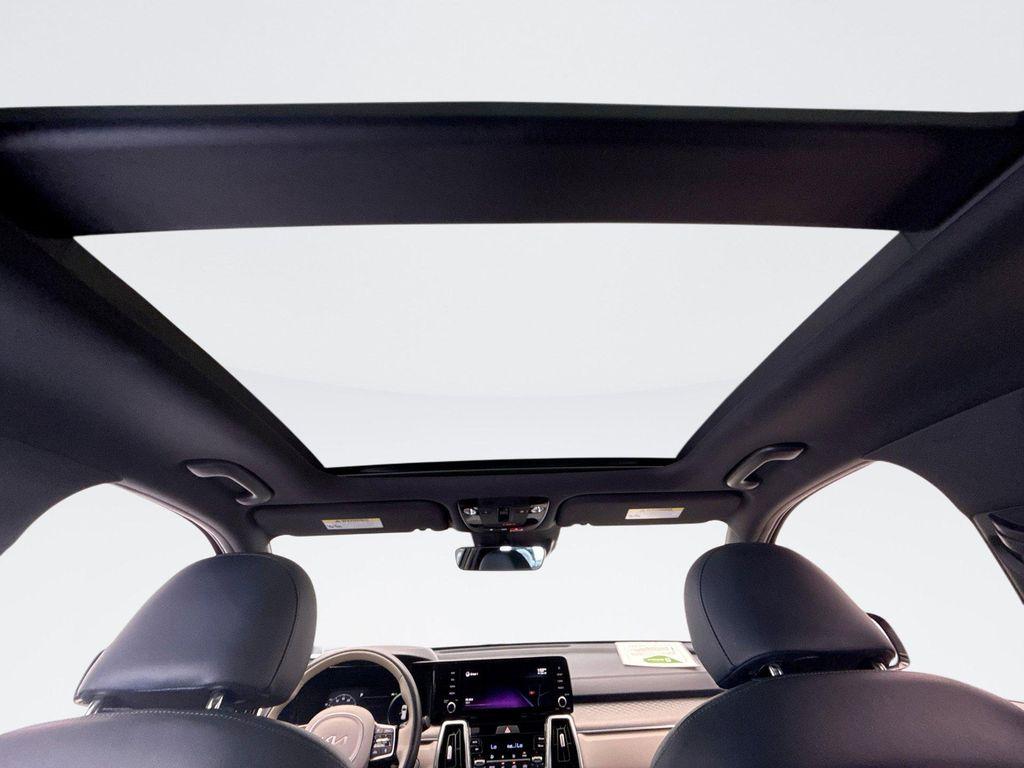 used 2022 Kia Sorento Plug-In Hybrid car, priced at $28,847