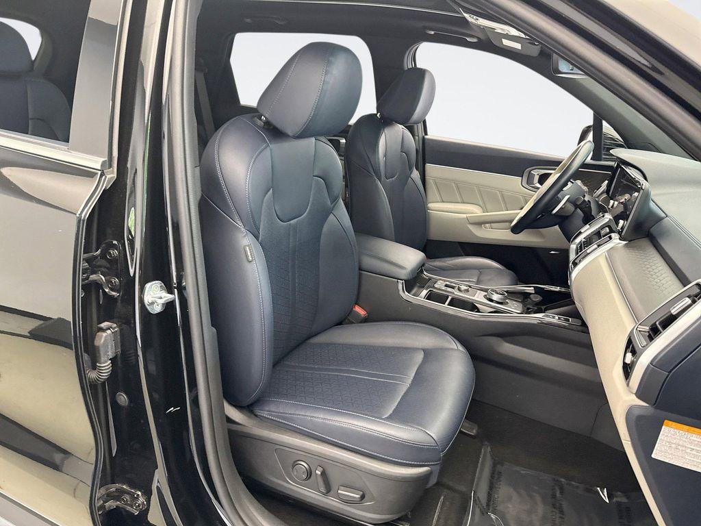 used 2022 Kia Sorento Plug-In Hybrid car, priced at $28,847