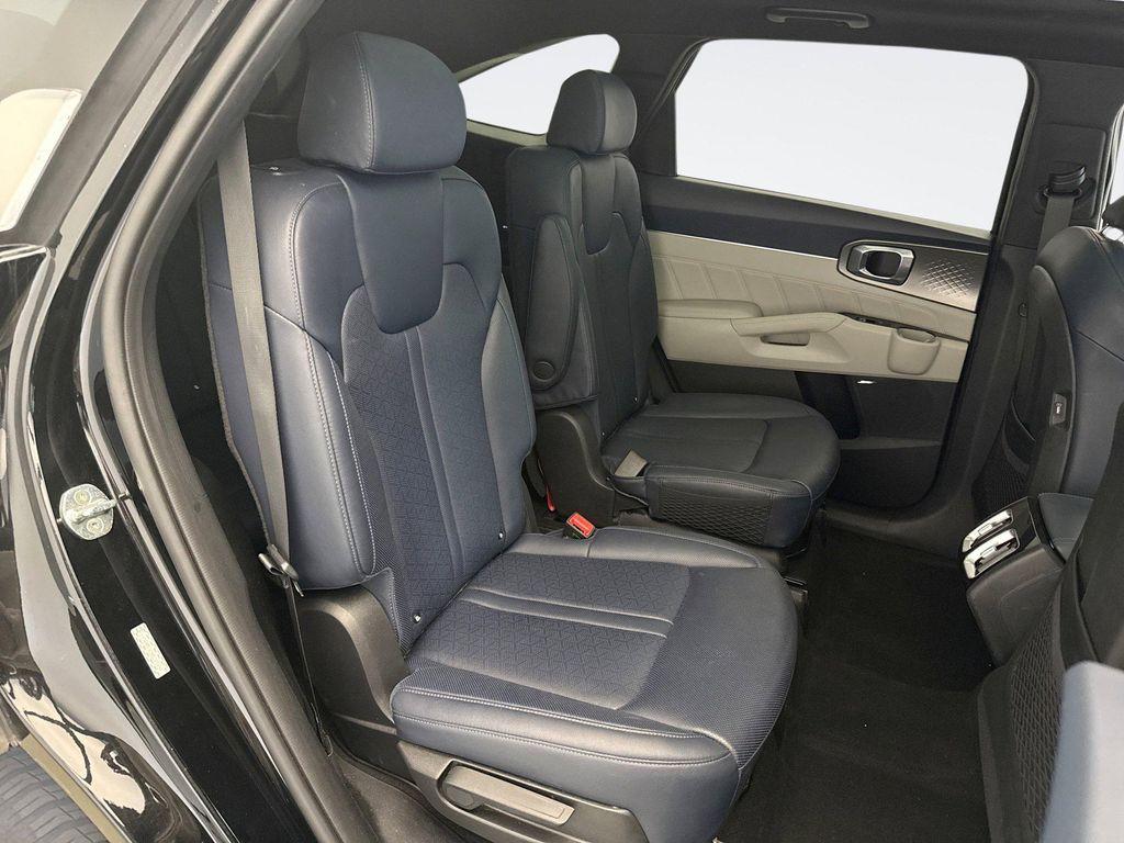 used 2022 Kia Sorento Plug-In Hybrid car, priced at $28,847