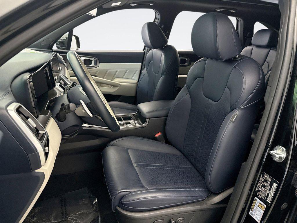 used 2022 Kia Sorento Plug-In Hybrid car, priced at $28,847
