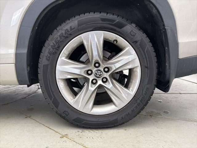 used 2016 Toyota Highlander car, priced at $20,749