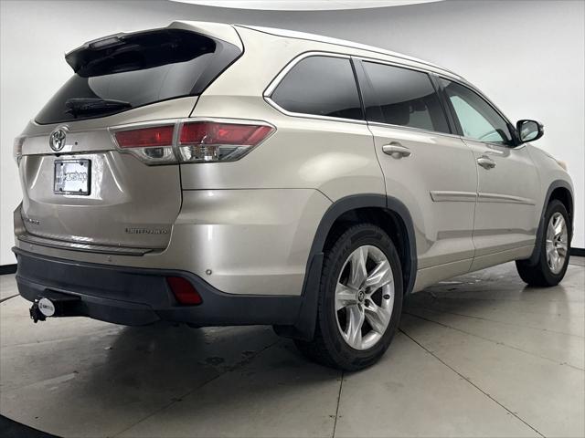 used 2016 Toyota Highlander car, priced at $20,749