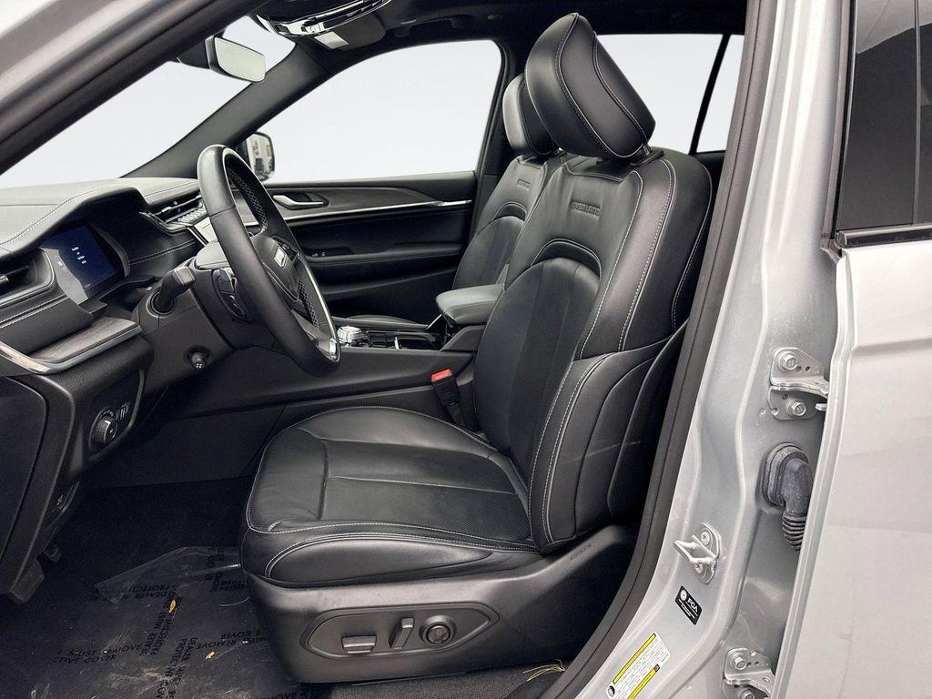 used 2022 Jeep Grand Cherokee car, priced at $35,099