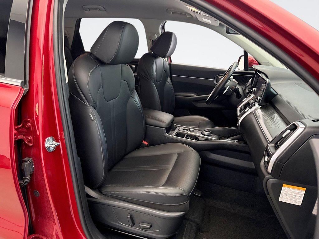 used 2023 Kia Sorento Hybrid car, priced at $29,199