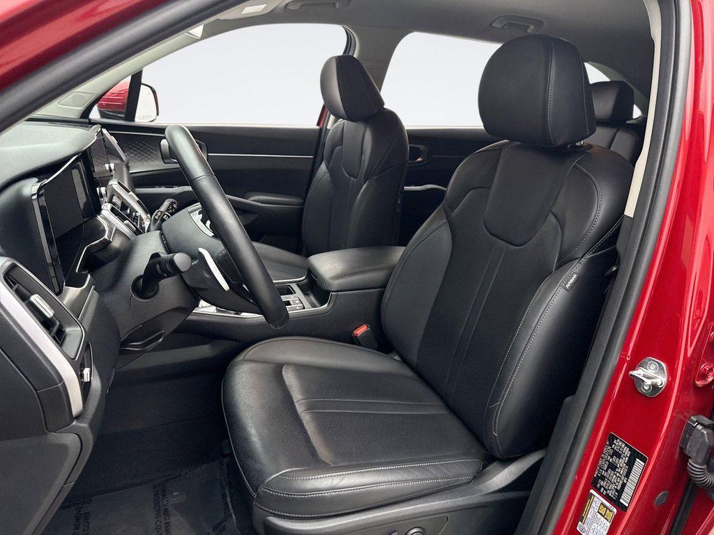 used 2023 Kia Sorento Hybrid car, priced at $29,199