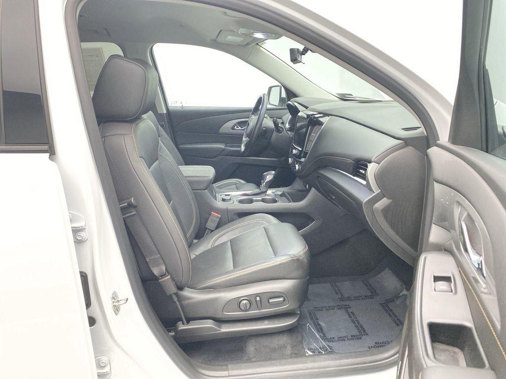 used 2021 Chevrolet Traverse car, priced at $25,349