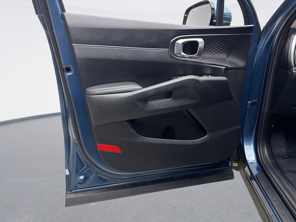 used 2025 Kia Sorento Hybrid car, priced at $36,398