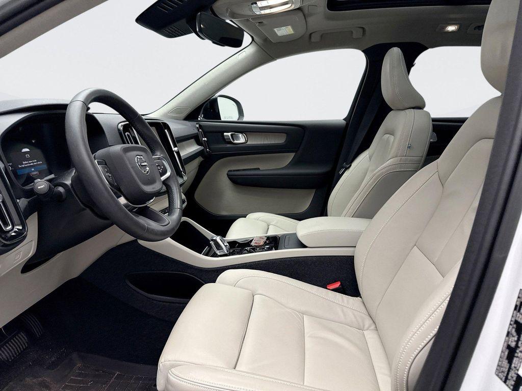 used 2023 Volvo XC40 car, priced at $32,600