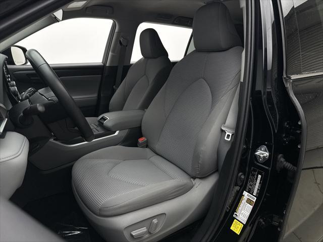 used 2022 Toyota Highlander car, priced at $33,799