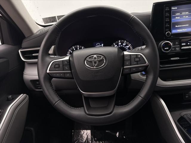 used 2022 Toyota Highlander car, priced at $33,799