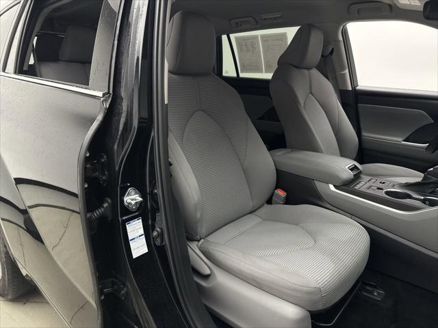 used 2022 Toyota Highlander car, priced at $33,799
